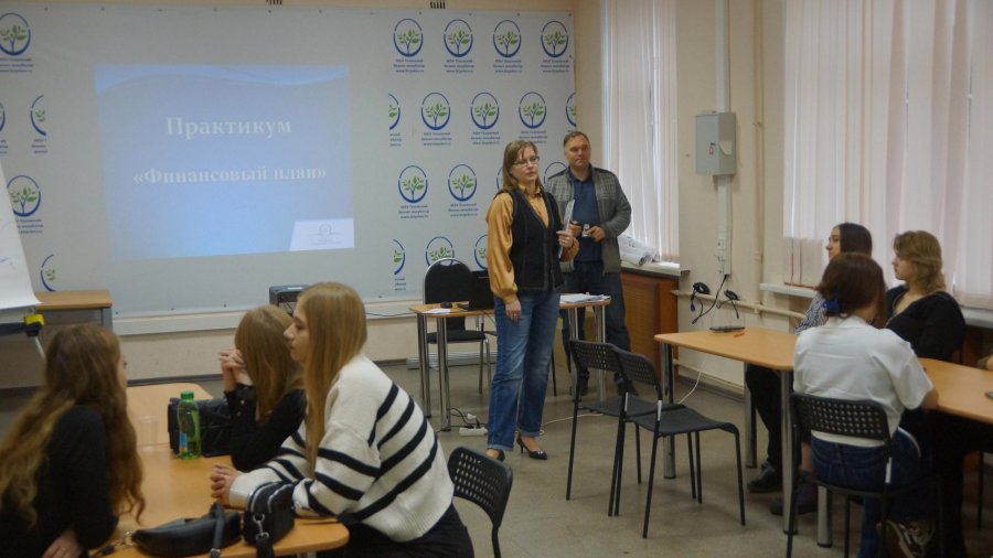 Уже три недели студенты ПОЧУ «Псковского кооперативного техникума» постепенно проходят образовательный курс для молодежи